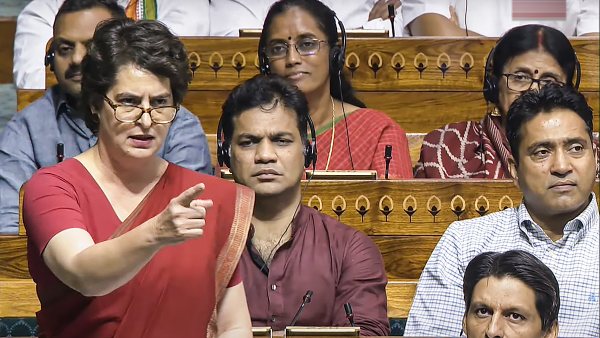 priyanka-gandhi-pahalgam-victims priyanka-gandhi-pahalgam-victims