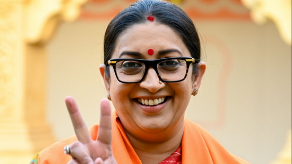 Smriti Irani comeback in politics Smriti Irani comeback in politics