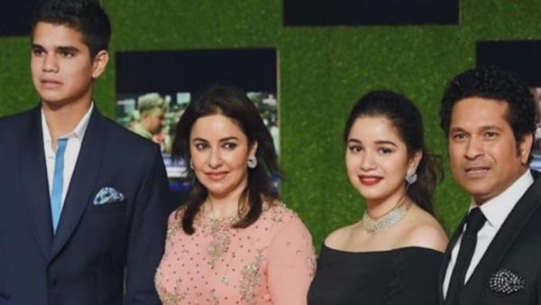 sachin tendulkar with family sachin tendulkar with family