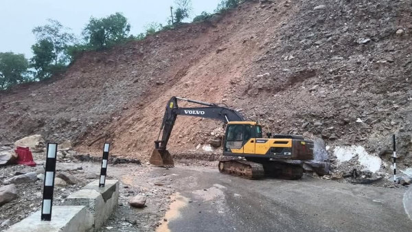 Uttarakhand dehradun weather today Heavy rain alert know when where Char Dham Yatra hold