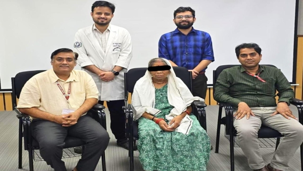 AIIMS Bhopal Successful operation of 65-year-old woman suffering from huge goiter