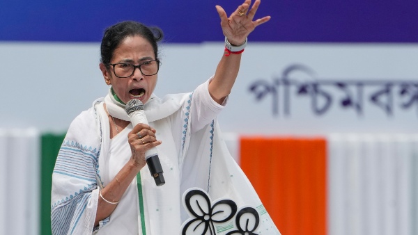 mamata-banerjee-slams-centre-eci