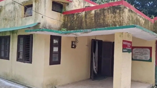 mulayam-singh-yadav-bungalow mulayam-singh-yadav-bungalow