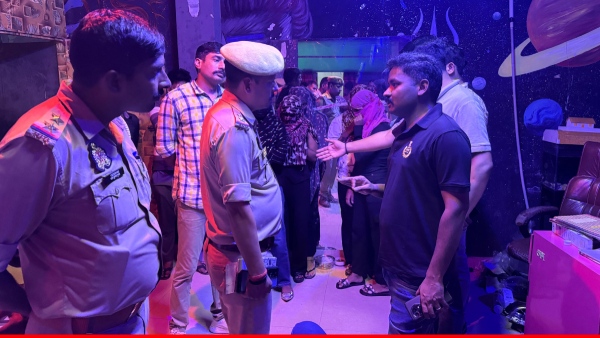 spa center varanasi police