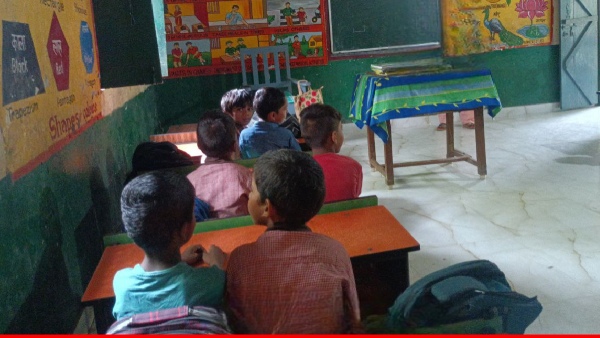bareilly news why salary stopped 434 primary schools