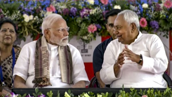 PM Modi with CM Nitish Kumar PM Modi with CM Nitish Kumar