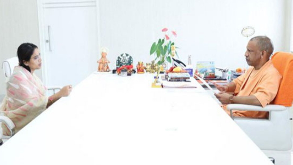 Pooja Pal CM Yogi