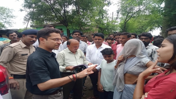 Collector takes strict action against Patwari for negligence in flood survey Barkheda Jamal Collector takes strict action against Patwari for negligence in flood survey Barkheda Jamal