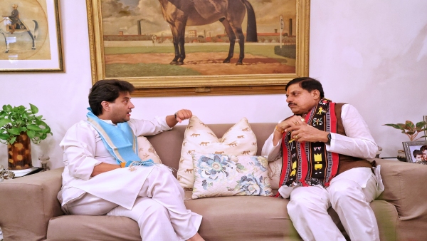 Meeting of CM Mohan Yadav and Jyotiraditya Scindia in New Delhi Discussion on flood control in MP Meeting of CM Mohan Yadav and Jyotiraditya Scindia in New Delhi Discussion on flood control in MP