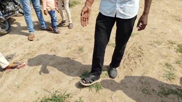 Devotees of Paale Wale Maharaj in Bapcha village of Kalapipal are upset there is no fund for road