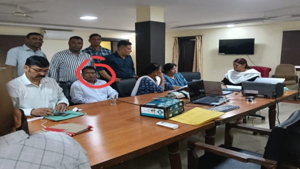 Jabalpur Lokayukta takes action Assistant Grade Officer caught taking bribe of 1 lakh in Bhopal