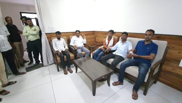 Lokayukta action in Ujjain mp Assistant Secretary Bhagwan Singh Sondhia took bribe of Rs 11 000