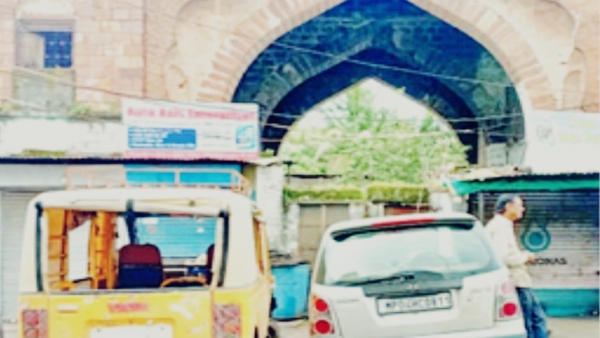 Bhopal historic Lal Darwaza is occupied in name of Waqf appeal made to CM and Governor