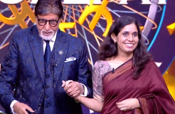 Who Is IAS Ayushi Who Is IAS Ayushi