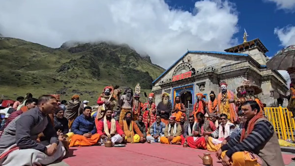 PM Modi birthday Special pujas char dham holy shrines havan Badrinath Maharudrabhishek Kedarnath