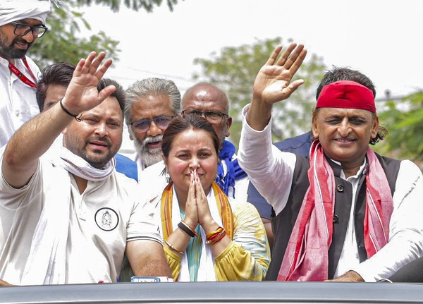 Rohini Acharya VS Tejashwi Yadav