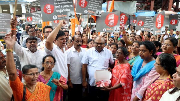 Shiv Sena UBT protest Shiv Sena UBT protest