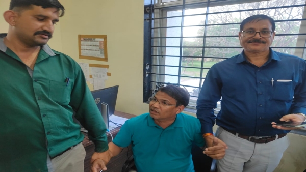 Lokayukta action Naib Tehsildar and suspended assistant arrested while accepting bribe of Rs 50 000