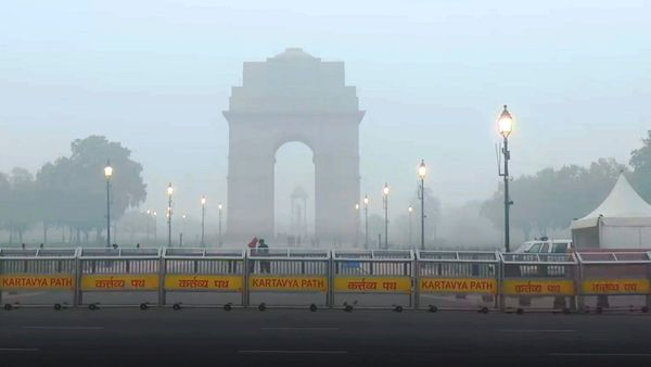 Delhi pollution AQI