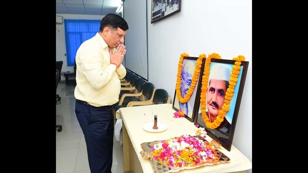 Tribute to Gandhi and Shastri in Uttarakhand