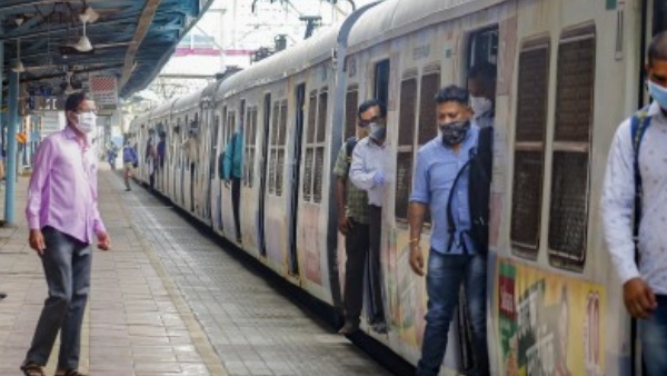Mumbai local train