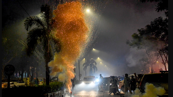 Mumbai Air becomes toxic AQI crosses 250 air quality reaches poor levels