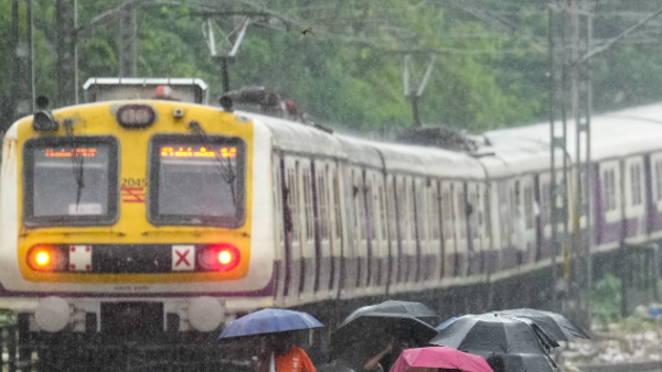 Mumbai local trian
