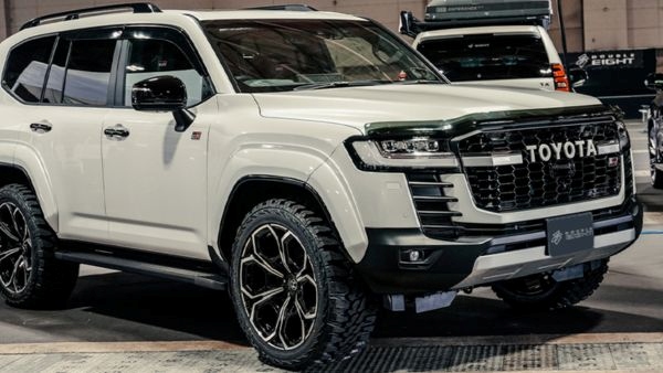 toyota-landcruiser-300-gr-sport
