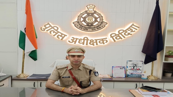 SP Rohit Kashwani Strict traffic arrangements in Vidisha on Diwali Vehicles banned in marketz