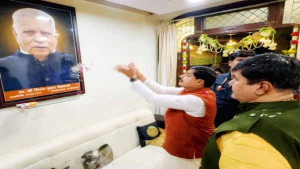 Emotional moment at Diwali Milan CM Mohan Yadav paid tribute to Durgesh Keswani late grandfather