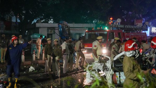 delhi-red-fort-blast-explosion-haryana-registered-car-links delhi-red-fort-blast-explosion-haryana-registered-car-links