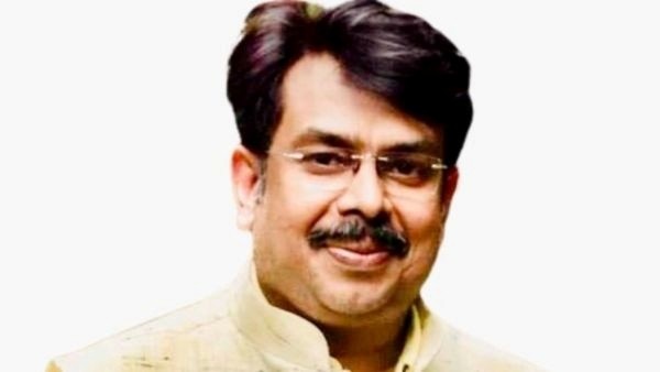 Dr Dhananjay Giri
