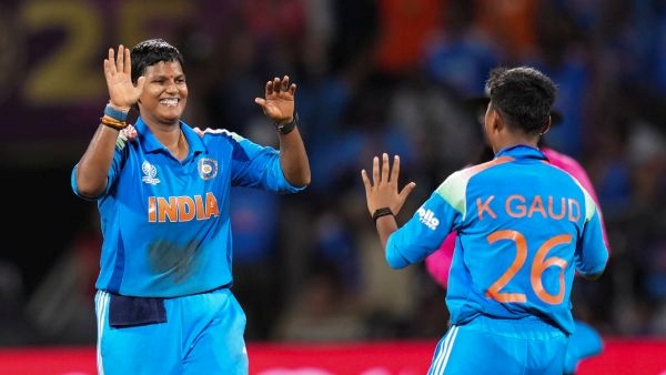 रिकॉर्ड्स की नई किताब खोली दीप्ति ने