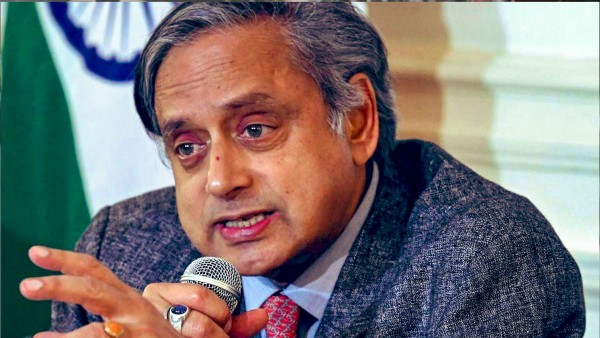 shashi-tharoor-attends-pm-modi-speech-viral-photo-triggers-buzz shashi-tharoor-attends-pm-modi-speech-viral-photo-triggers-buzz