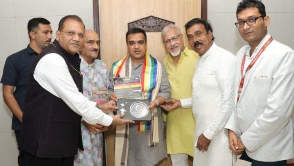 Suresh Punamiya met with Harsh Sanghavi Suresh Punamiya met with Harsh Sanghavi