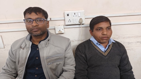 Jabalpur Lokayukta Engineer and computer operator caught taking bribe for electricity connection Jabalpur Lokayukta Engineer and computer operator caught taking bribe for electricity connection