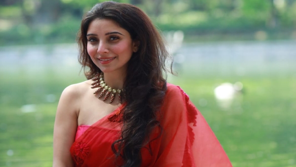 कौन हैं ये खूबसूरत ज्योतिषी?