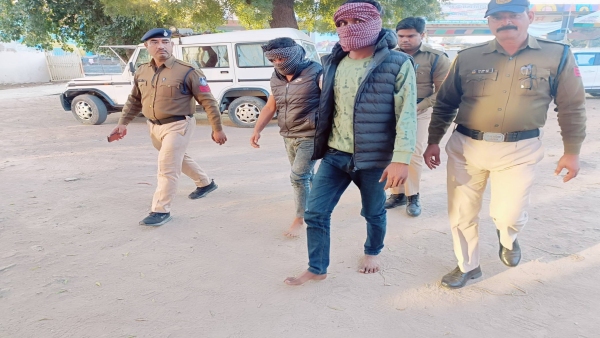 Datia police solved the robbery case arrested two criminals from Jhansi
