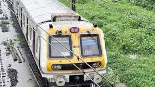 Mumbai local train