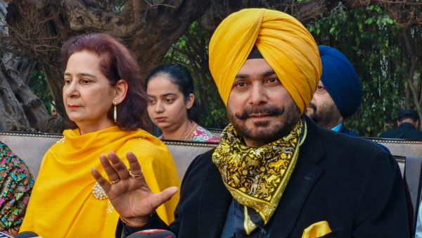 Navjot Singh Sidhu with his wife Navjot Singh Sidhu with his wife