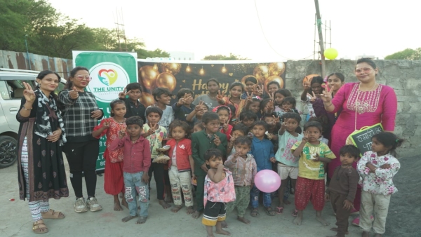 The Unity Social Welfare Foundation started Hamari Pathshala in Bhopal slum area