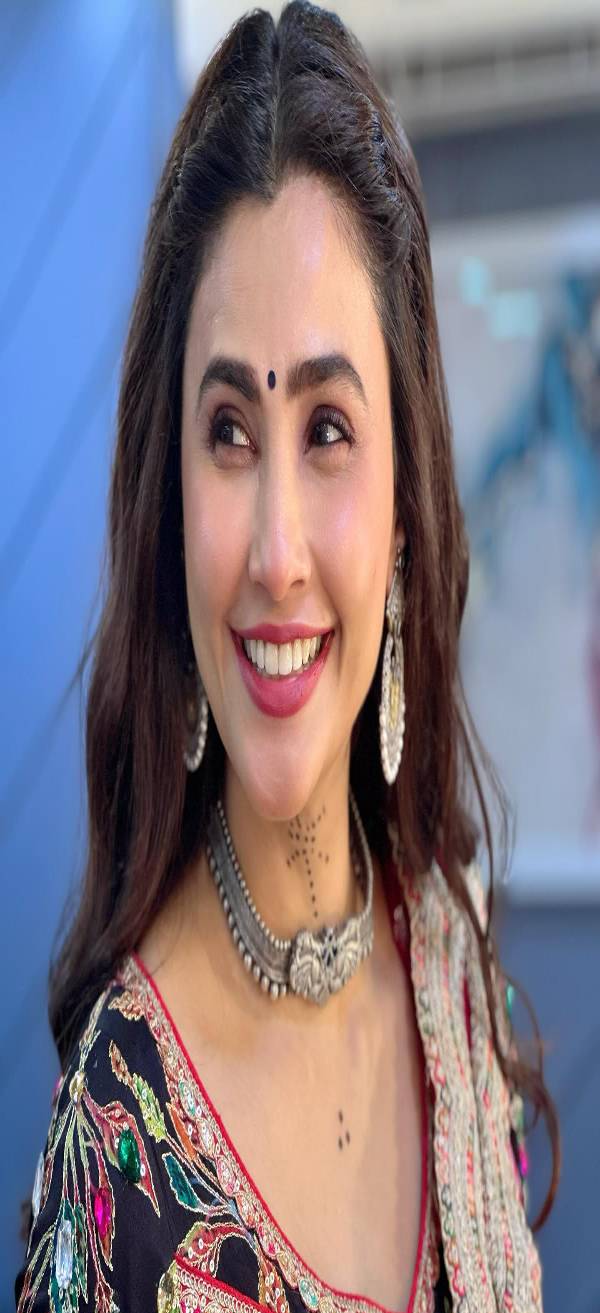 Daisy Shah Daisy Shah