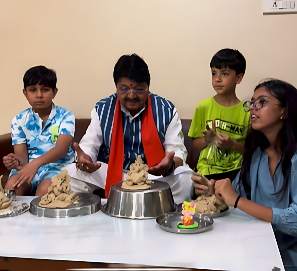 Kailash Vijayvargiya Family Tree Kailash Vijayvargiya Family Tree