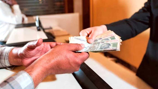 Uttarkashi vigilance action caused stir land surveyor arrested accepting bribe 10 000 rupees exchange land compensation Uttarkashi vigilance action caused stir land surveyor arrested accepting bribe 10 000 rupees exchange land compensation