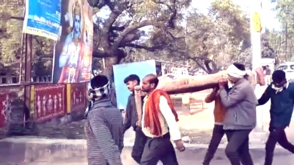 datia indergarh traffic jam electrocution farmer accident news datia indergarh traffic jam electrocution farmer accident news