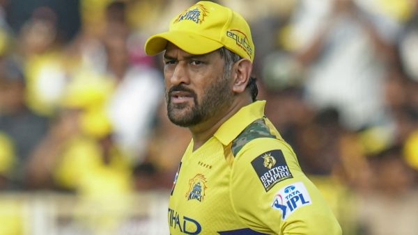 ms- dhoni- injury-news