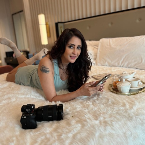 chahatt-khanna-love-story