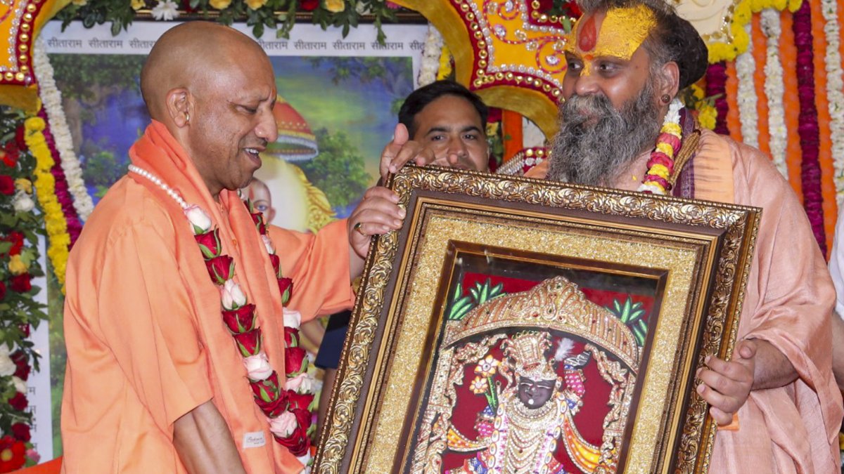 cm-yogi-adityanath-mathura-visit