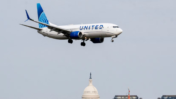 United Airlines Emergency Landing