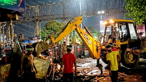 Bulldozer Action in Howrah Bulldozer Action in Howrah